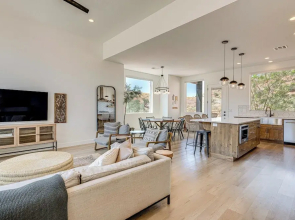 Gorgeous Kanab Home: Canyon Views & Pool Access!