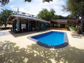 Phi Phi Long Beach Resort & Villa