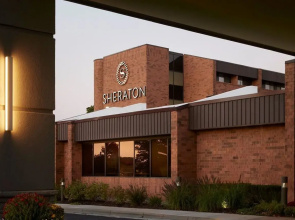 Sheraton Grand Rapids Airport Hotel
