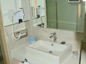 Reef Oasis Beach Resort