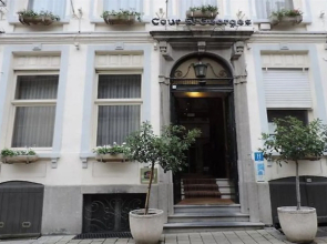 Cour St Georges
