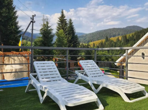 Lastivka Guest House