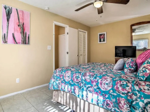 1 Mi to Oceanfront Fun: Pompano Beach Retreat!