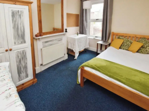 Exeter Terrace Retreat - 4 Bedroom House