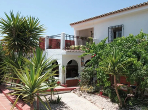 Lovely 10-bed Villa With Private Pool & Garden