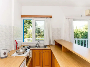 Bluewhite Studio - Mountain View by the Pool