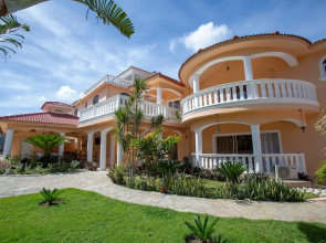 Private 6 Bedroom Villa Great for Parties