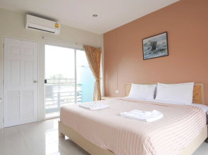 Forest Bungalows & Mama's Restaurant