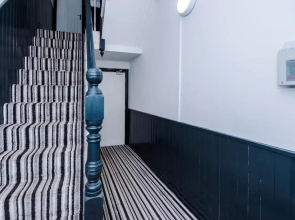 Studio Three, Clarendon Apartments