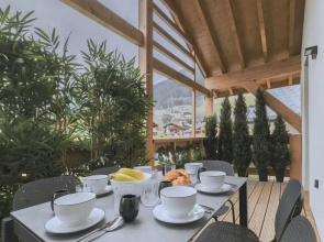 Spacious Alpine Apartment With Jacuzzi