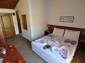 Longhouse Inn Hotel