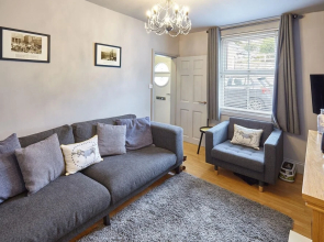 Host Stay May House