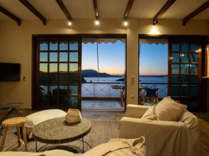 Sunkiss Seaview Apartment, 1min walk from beach!