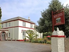 Rose Court Holiday Apartments