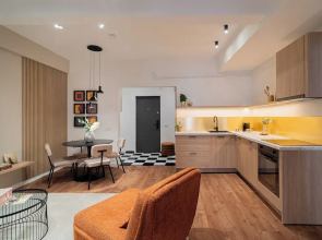 Playful & Trendy 2BR on Regina Elisabeta, Steps to Cismigiu Gardens | Bathtub & Boulevard Views