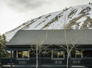 Anvil Hotel