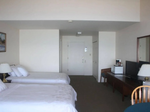 Sand Pebbles Inn
