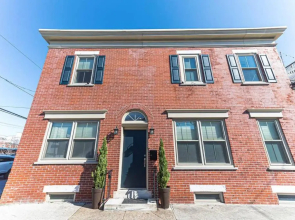 Fire Pit -Roof Deck- Parking -Penn-CHOP-Sleeps 7