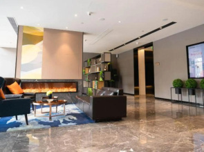 Home Inn Business & Travel Hotel (Ordos Wanda Wangfujing Branch)