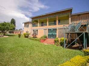 Parkview Safari Hotel and Apartments
