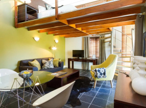 Life & Leisure Communal-Living