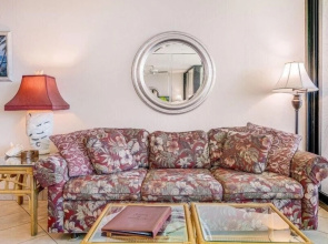 Kihei Surfside, #609 1 Bedroom Condo by RedAwning