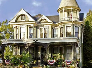 Gelinas Manor Victorian Bed & Breakfast