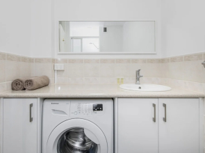 Studio 412 - ocean and sunset views on a budget