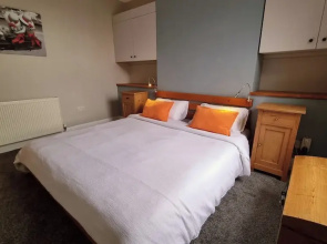 Spacious Centrally Located Apartment