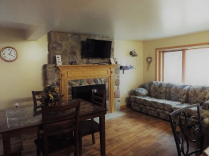 Crooked Lake Resort Cabin 6  (Hilltop Hidaway) Holiday home 3 BestStay
