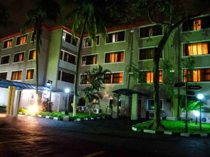 Chesterfield Hotel & Suites