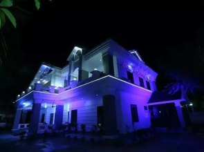 Hotel-All Season Lodge