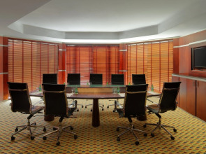 Le Meridien Dubai Hotel & Conference Centre