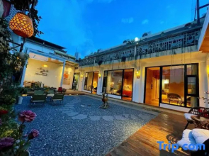 Dali Time Courtyard Bai Style Floor-to-ceiling View Haitang Honeymoon Erhai Courtyard Resort