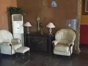 Royal Pavilion Hotel and Suites