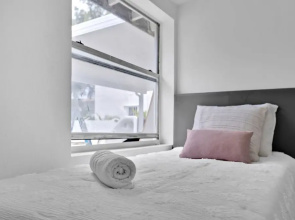 Upper Design District 3BD Home w/Jacuzzi and Backyard