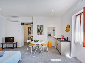 Yellow Suite sul Lungomare di Recco