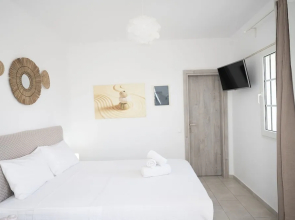 Island Nest Mykonos Suite w Shared Pool