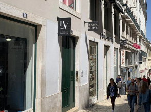 LV Premier Chiado CH7 AC Central Elevator