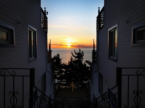 Choongcheong Seocheon Byeolbit Jeongwon Pension