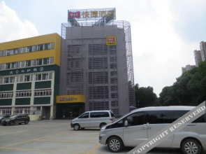 9 + 1 Express Hotel Chengdu (Wenjiang Fengxi)