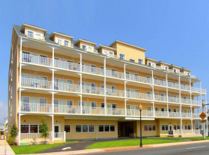 Gateway Hotel & Suites, an Ascend Collection Hotel