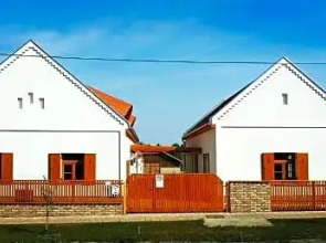 Rétespajta és Apartmanház