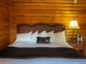 Denali Crow's Nest Cabins
