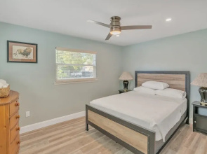 Private Cozy Sarasota Home 3 Bedroom Home by RedAwning