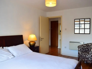 1 Bedroom Flat Near Grand Canal