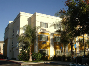 Holiday Inn Express & Suites Garden Grove-Anaheim South