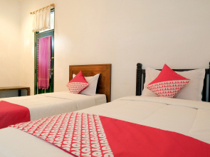 OYO 244 Griya Cemara Homestay