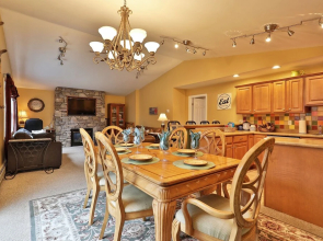 The Tanglewood Lodge: Amazing Ski Home For Groups. Hot Tub. Close To Killington Resort! 4 Bedroom Home