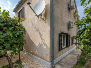 Holiday House Manuel in Tar
